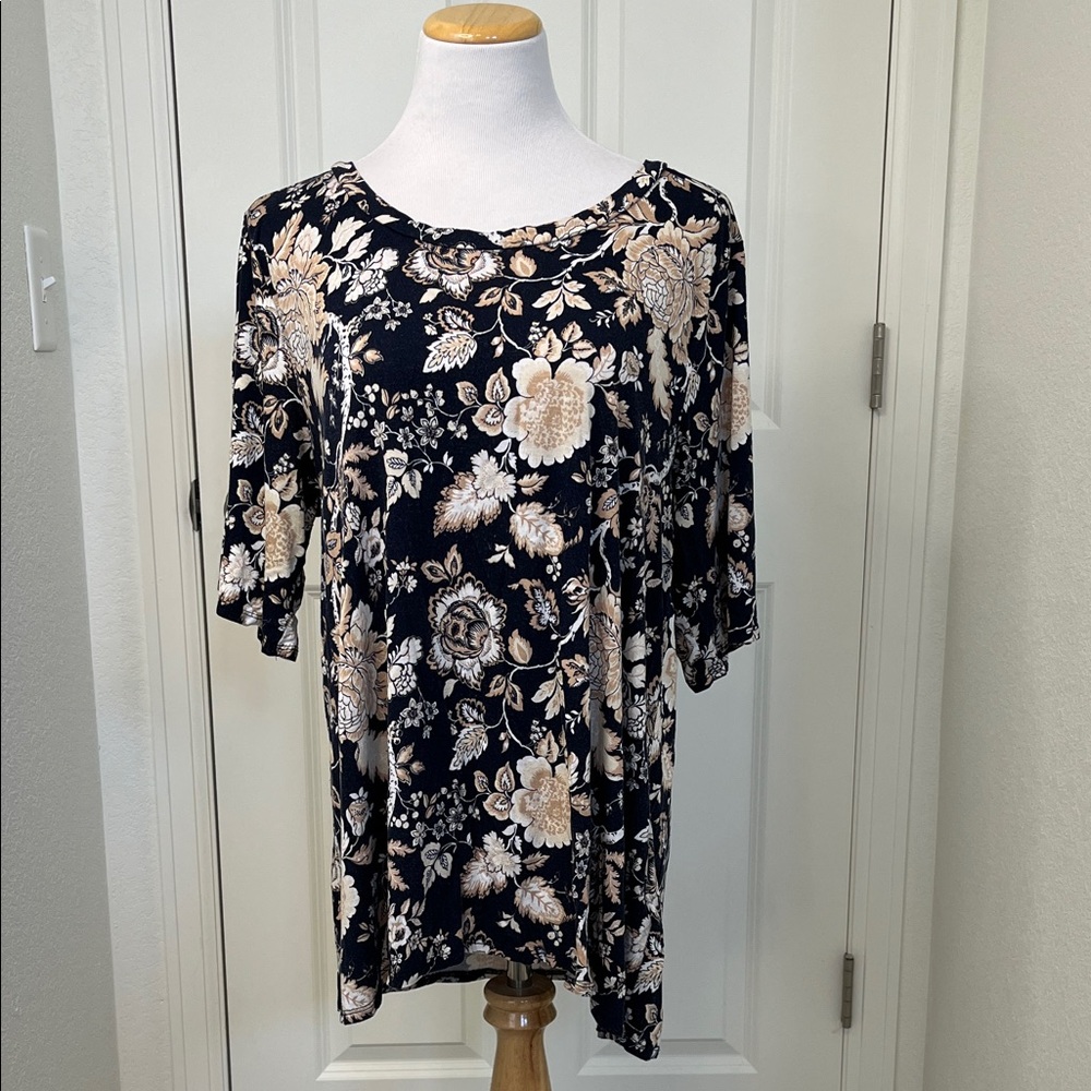 Lularoe - Boyfriend T, large
